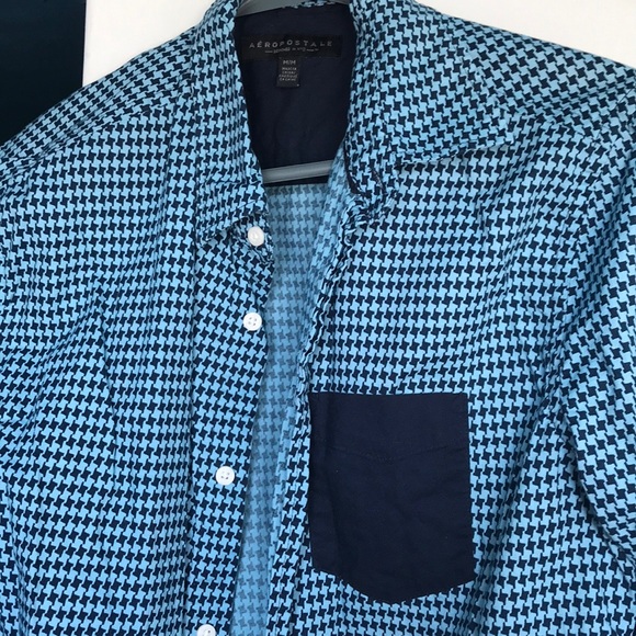 Medium Aeropostale Blue Patterned Button Up - Picture 1 of 2